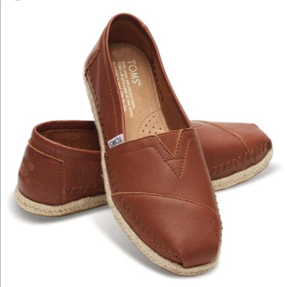 TOMS Leather Classic Cognac- Size 5.5